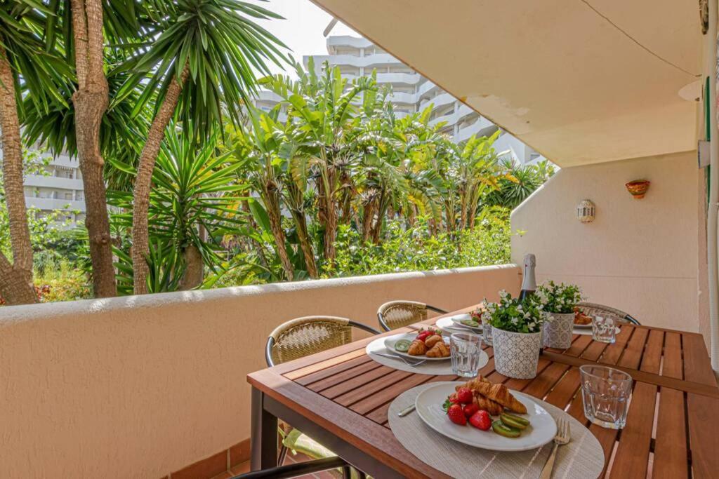 797 Holiday Rentals- Precioso Piso Con Vistas Al Jardin En Benalbeach بينالماذينا المظهر الخارجي الصورة