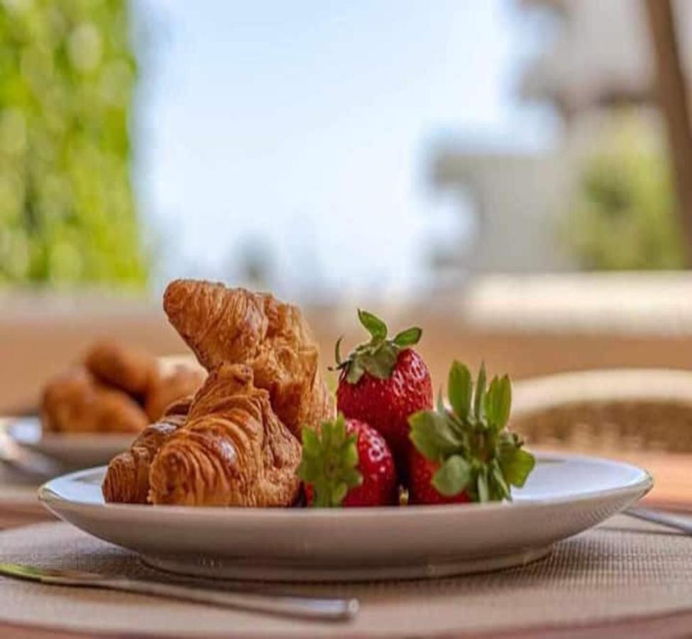 797 Holiday Rentals- Precioso Piso Con Vistas Al Jardin En Benalbeach بينالماذينا المظهر الخارجي الصورة