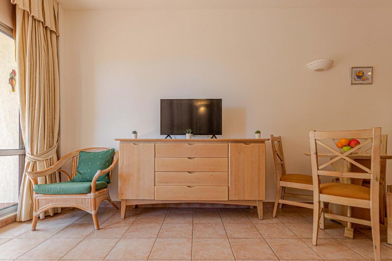 797 Holiday Rentals- Precioso Piso Con Vistas Al Jardin En Benalbeach بينالماذينا المظهر الخارجي الصورة