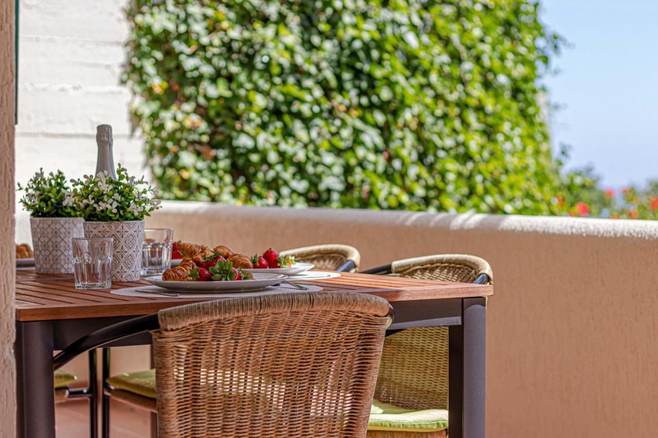 797 Holiday Rentals- Precioso Piso Con Vistas Al Jardin En Benalbeach بينالماذينا المظهر الخارجي الصورة