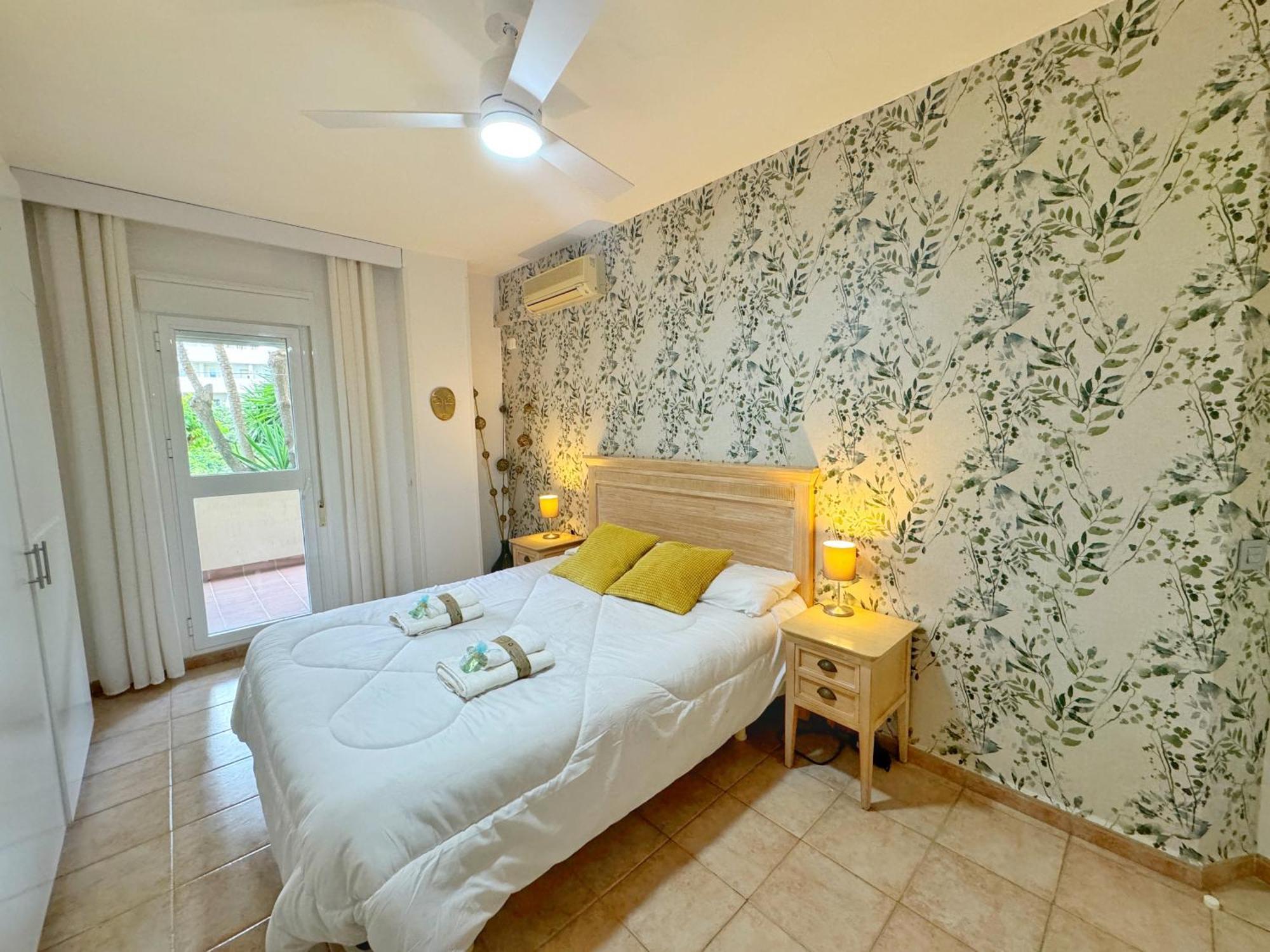 797 Holiday Rentals- Precioso Piso Con Vistas Al Jardin En Benalbeach بينالماذينا المظهر الخارجي الصورة