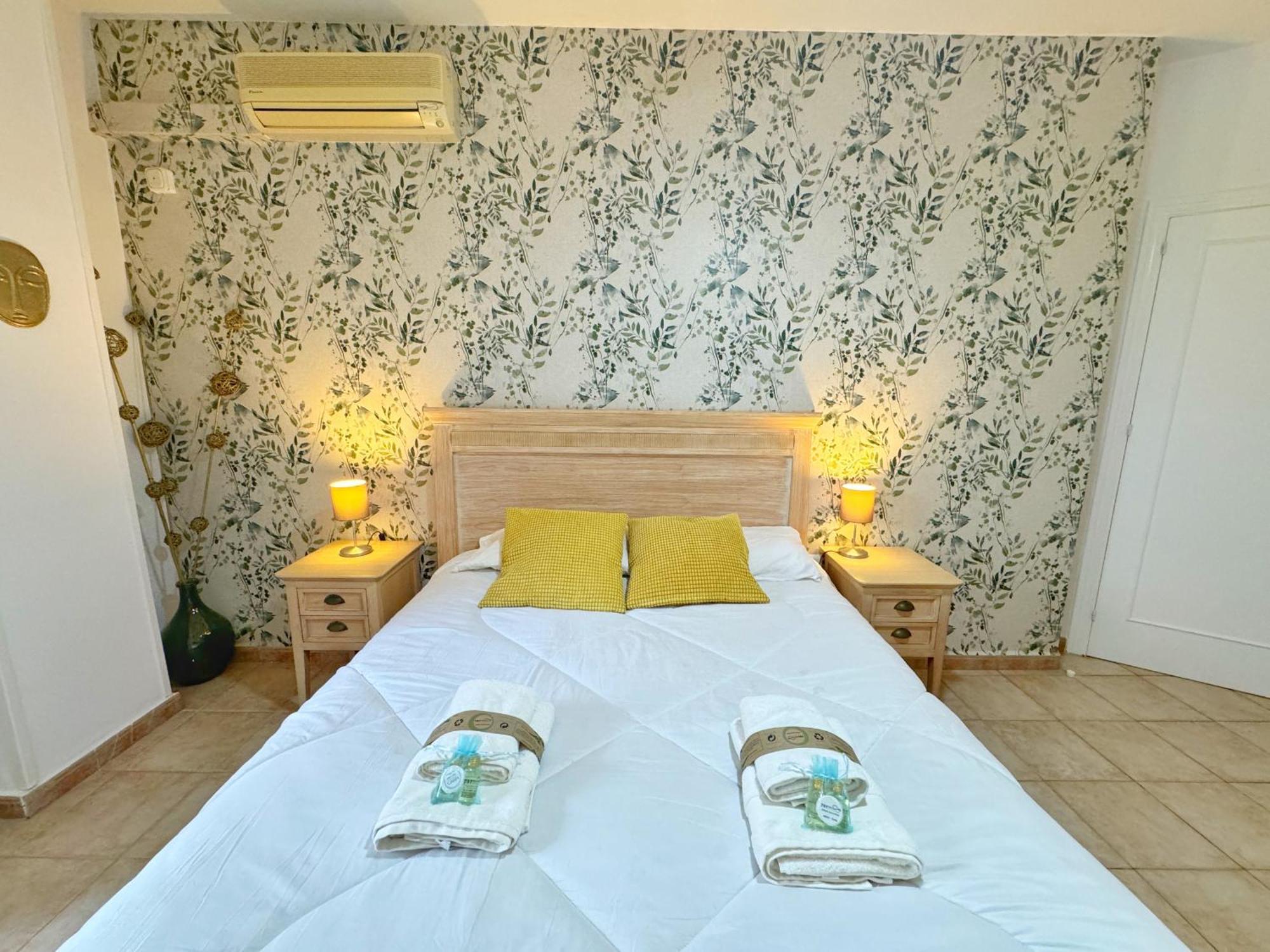 797 Holiday Rentals- Precioso Piso Con Vistas Al Jardin En Benalbeach بينالماذينا المظهر الخارجي الصورة